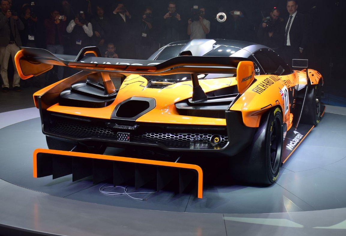 autoadvisoruk's tweet photo. So we're thinking that @McLarenAuto designed the GTR first, then the road version? This looks much more like it!!! 😍 Pics from @CarWaffle #McLarenSenna #mclarensennagtr #GenevaMotorShow #GenevaMotorshow2018 #autoadvisor🚗 #findreviewshare https://t.co/4qDZEW8tVX