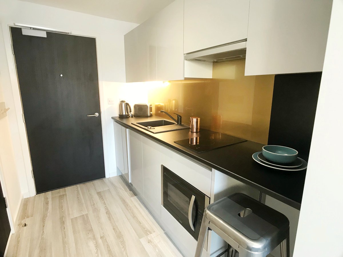 DowningGlasgow's tweet image. West View is brand new for 2018 and conveniently located just a five minutes’ walk from the @UofGlasgow! Our show flat is now open, book a viewing today... dstudents.uk/2oMPfEF

#glasgow #studentaccommodation #showflat #westview