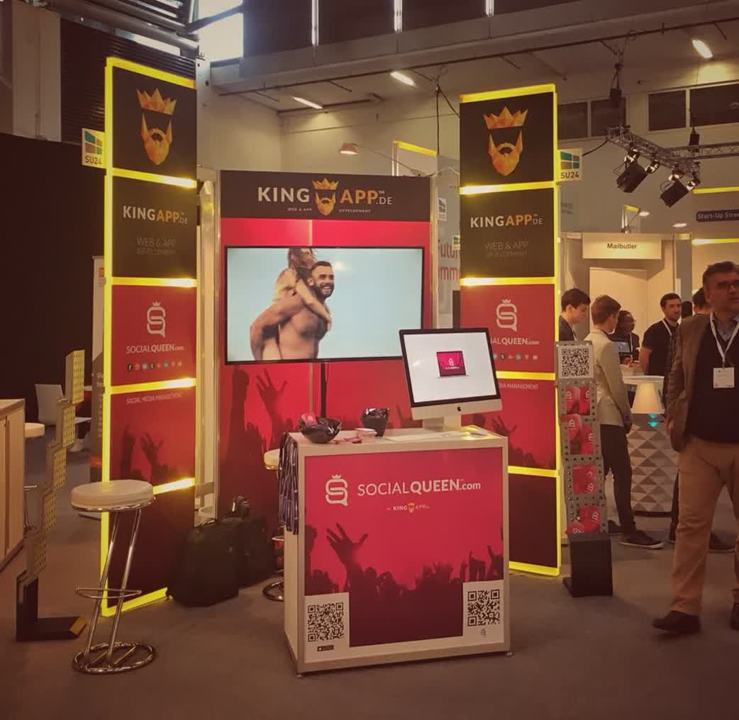SocialQueen_Com's tweet photo. #SocialQueenCom #SocialMedia #SocialQueen #Media #Messe #Germany #Munchen
 - Published with https://t.co/adeZC5lhKU™ https://t.co/VP2ydOxvUL