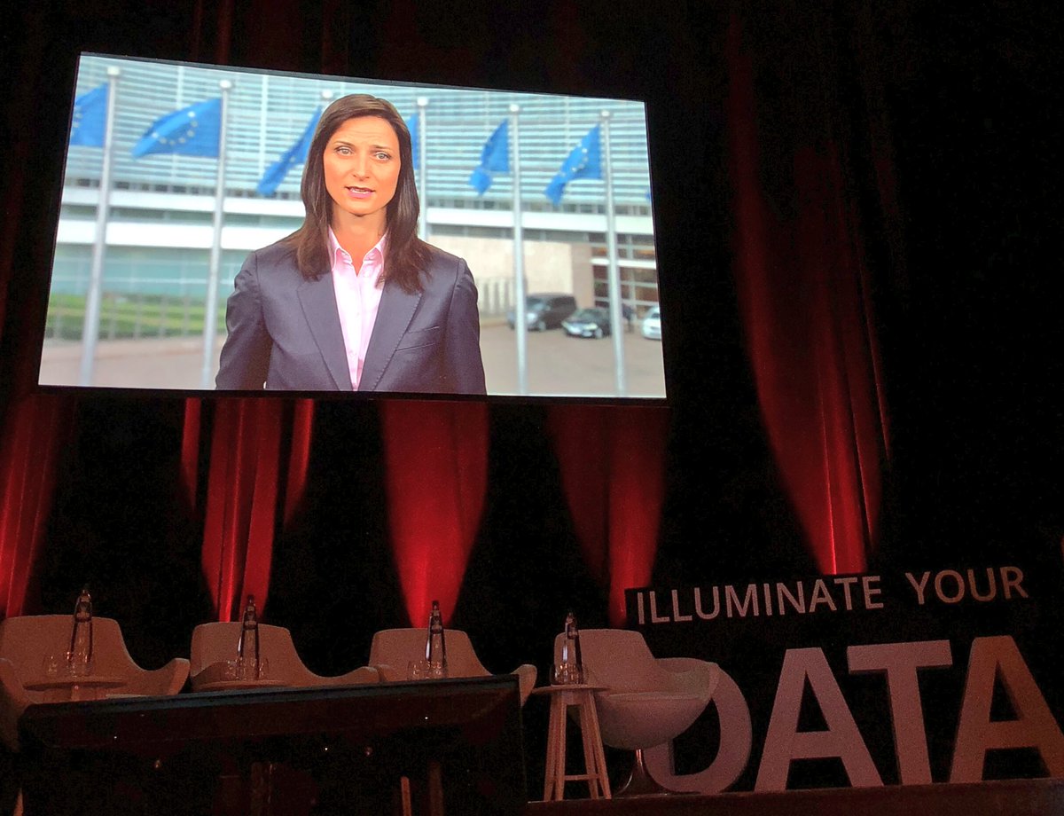 CEPSDigfor's tweet photo. Commissioner @GabrielMariya announces an upcoming Commission initiative on smart spaces at the #socialinnovationforum https://t.co/eBN1ewVCAJ