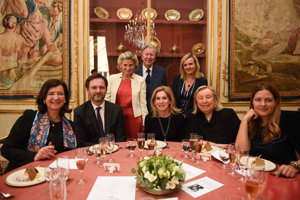 amchamfrance's tweet photo. Women’s Week Luncheon 2018. Thanks to the @USAmbFrance for hosting us and to @Citi for the support. #WWP2018 https://t.co/taE1skWRLH https://t.co/G29av0HzQf