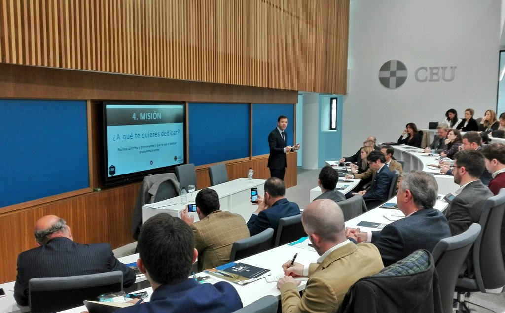 Luis Salido analiza las claves para construir tu marca personal en el marco de las Conferencias de Alto Impacto <a href="/EBCBusiness/">EBC Business Point</a> <a href="/CEUAndalucia/">CEU Andalucía</a> <a href="/JMGAlorda/">JMGAlorda</a>