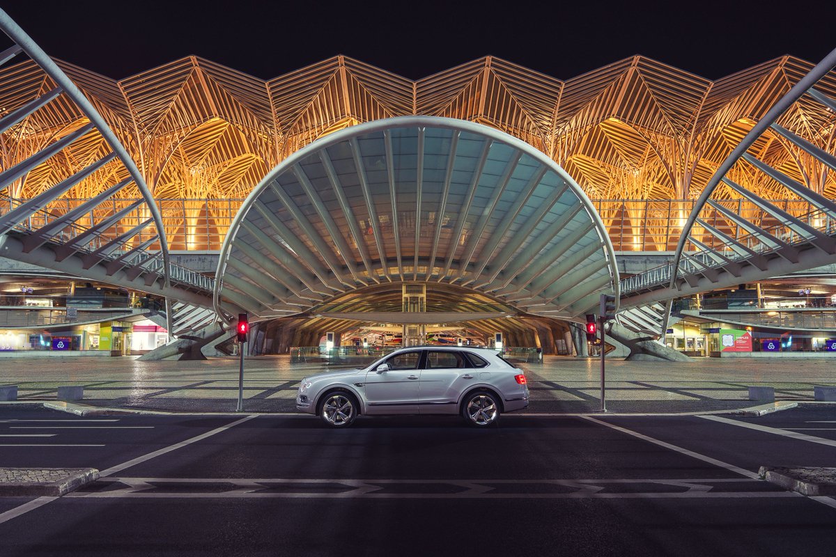 DigNewsAgency's tweet photo. Bentley Unveils World's First Luxury Hybrid at the 2018 Geneva Motor Show #Bentayga #Hybrid https://t.co/gpjlh7YQri https://t.co/4DKqg8y7G3