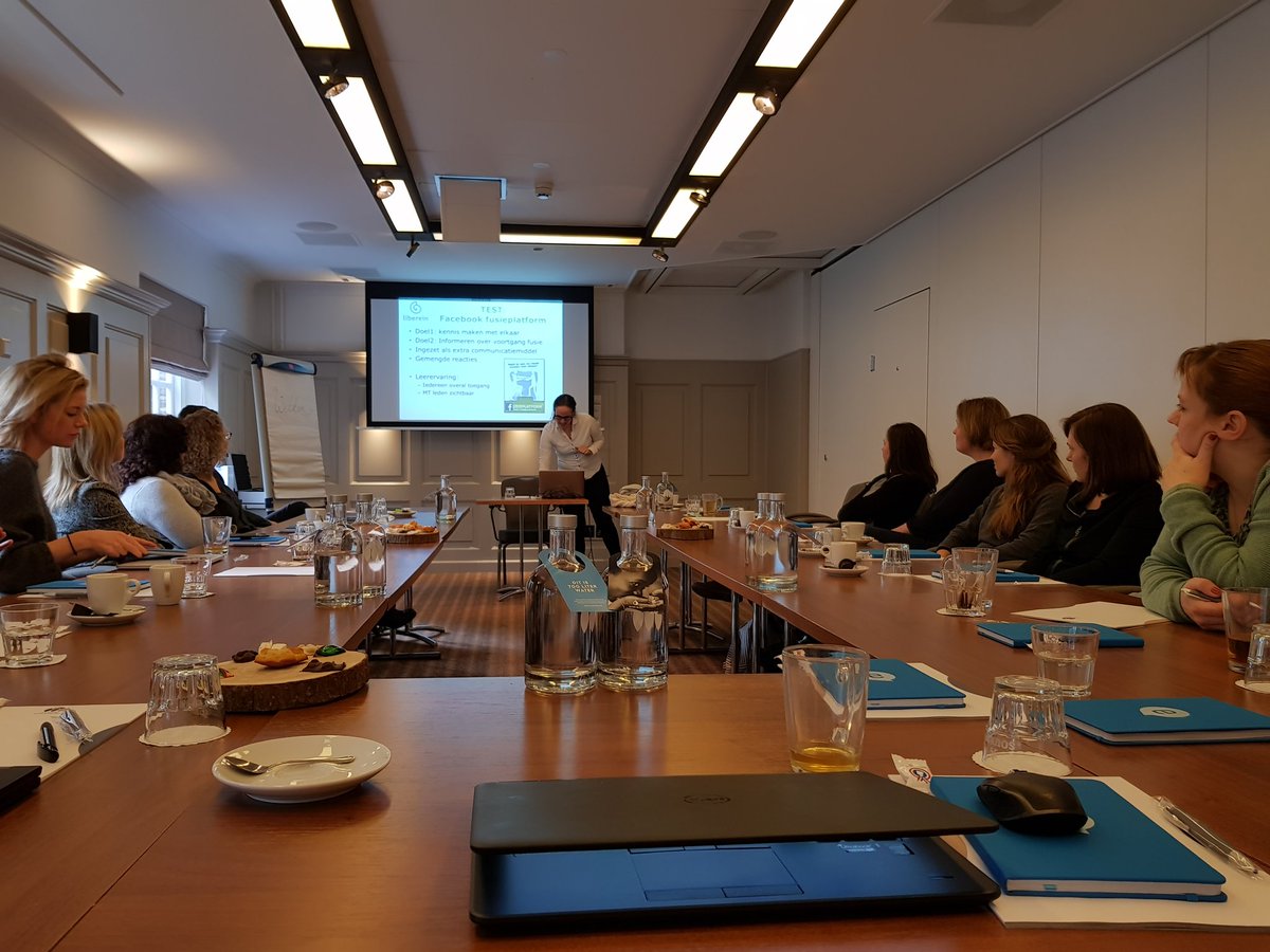 Vandaag inspiratiesessie voor de zorg over o.a. fusiesamenwerking op online platform en offline factoren van online kennisdeling. @EmbraceSBS <a href="/Liberein/">Liberein</a> embracesbs.com/blog/inspirati…