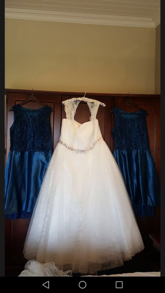 LbfWeddings's tweet photo. @LbfWeddings we cater@for Petite to Plus size Brides - How stunning is Bernadette on her Big Day ❤️Thank you for choosing @LbfWeddings with Your Dream Dress #weddingdress #plussizebrides #Bridal #curvybrides https://t.co/M5tAxlUwQ2