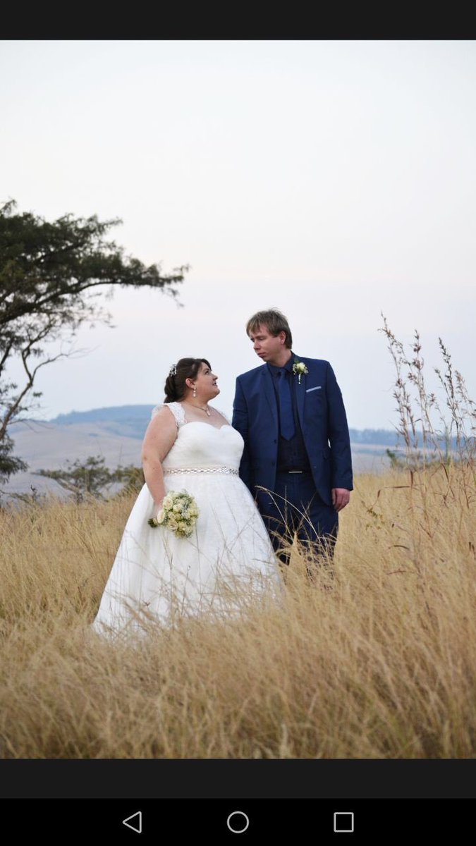 LbfWeddings's tweet photo. @LbfWeddings we cater@for Petite to Plus size Brides - How stunning is Bernadette on her Big Day ❤️Thank you for choosing @LbfWeddings with Your Dream Dress #weddingdress #plussizebrides #Bridal #curvybrides https://t.co/M5tAxlUwQ2