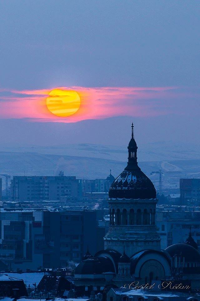 21MilioaneRO's tweet photo. Biserica la răsărit - Cluj
Foto: Costel Rotar
#21milioane #romania #cluj #biserica #rasarit #soare https://t.co/AWAXu9568r