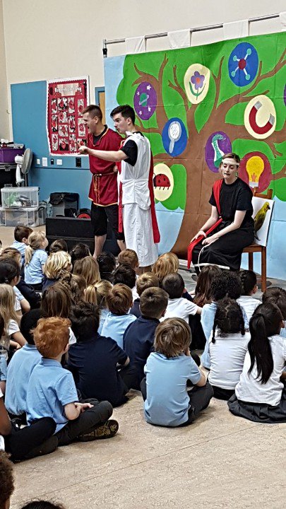 BegbrookAcademy's tweet photo. #hobgoblintgeatre #transfixed What a show! @Cabotfederation https://t.co/yldKV7cJ6a