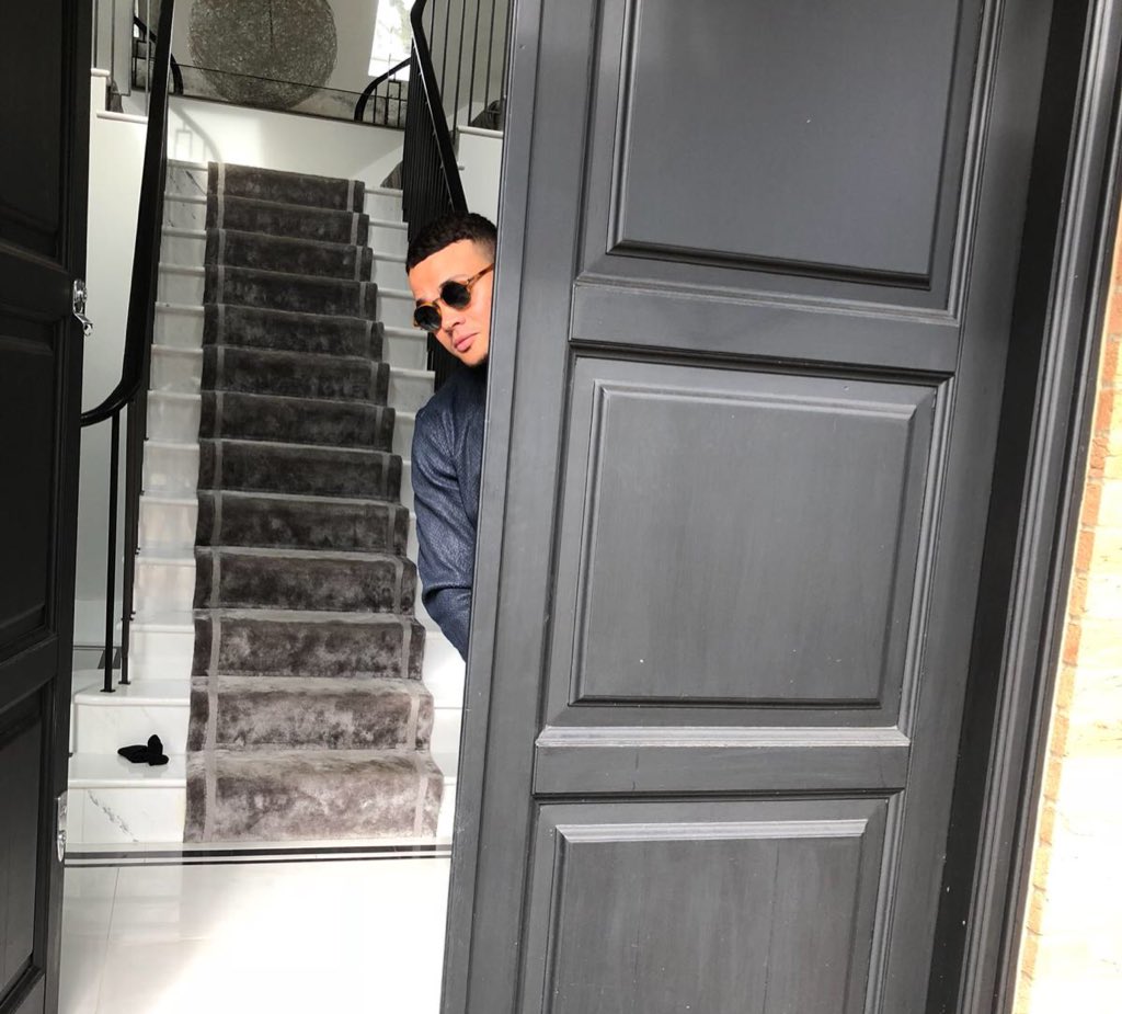jjenas8's tweet photo. Storm Emma has finally done one. Just checking if this Twitter storm has passed too 👀😂 https://t.co/LNE6pxc1Z1