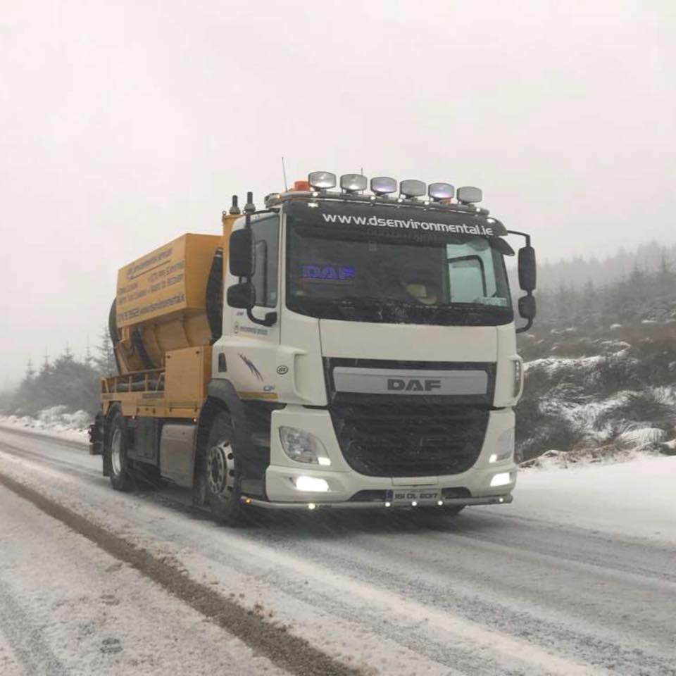 DsEnvironmenta1's tweet photo. With the recent low temperature and Snowfall, this may cause Septic tanks to back up or over flow.
We will be on hand to help if you need us, if you are having issues with blockages or waste overflowing from your drains please feel free to give us a call on 0749139522 https://t.co/cmhcdYOK2v
