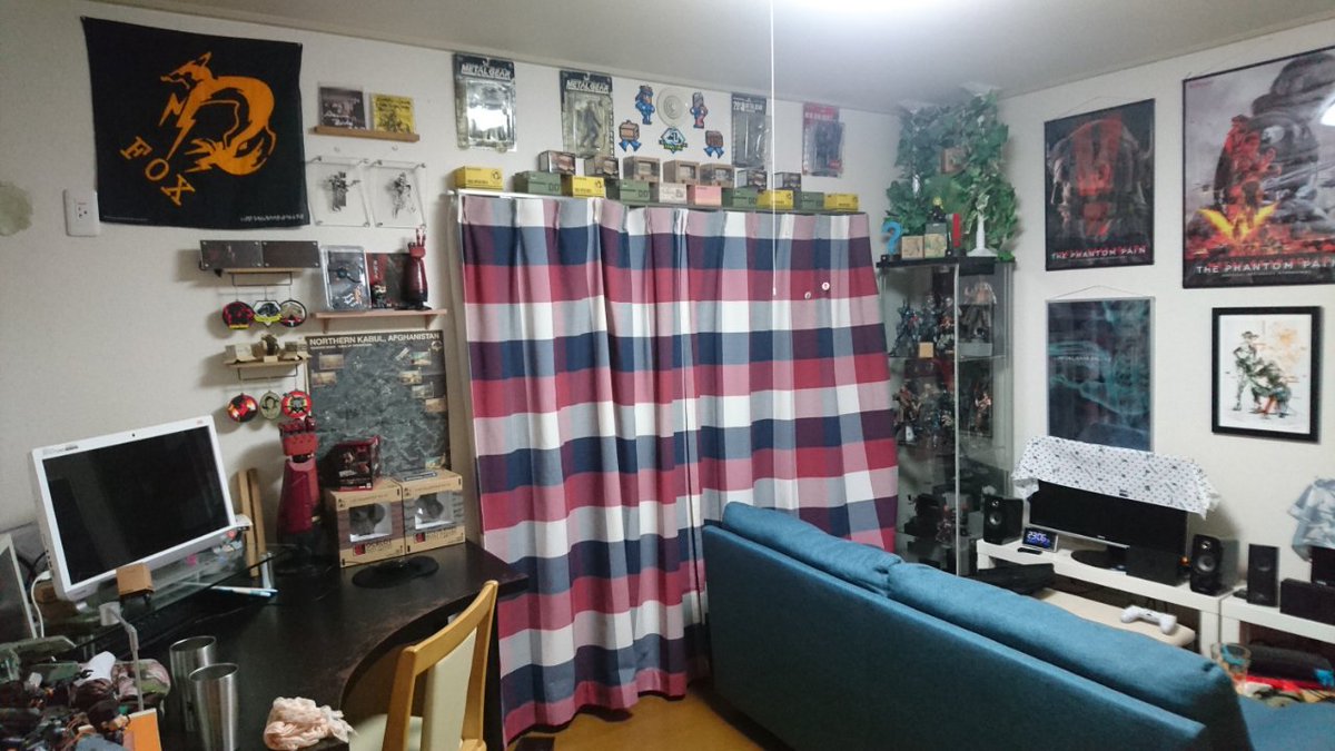 赤白ぼうき در توییتر ゲーマー夫婦の部屋か 家を買う日が来たらやりたい放題したいけど 今の我が家はこの状態で満足 うちはゲーマー夫婦というよりメタルギア夫婦だったww