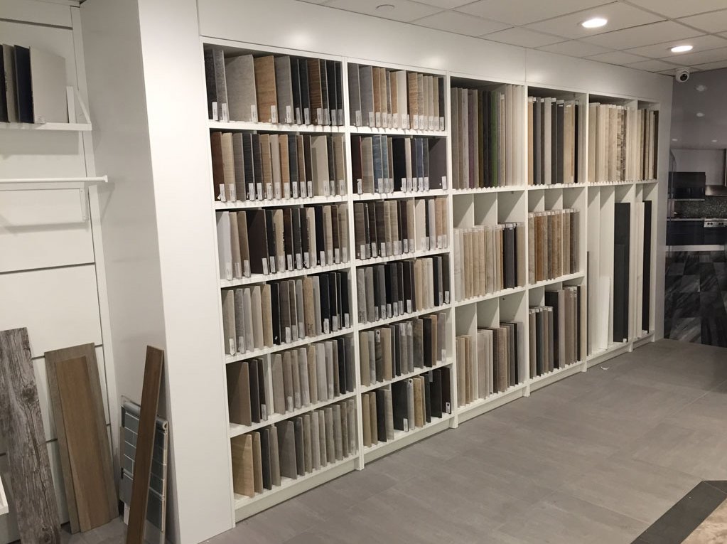 PCSplatinum's tweet photo. #POLCART  >> Muebles y Exhibidores para Tiendas de Cerámicas .-
PlatinumExperienceCenter  >  Bogotá  >  Buenos Aires  --
https://t.co/Rj0RpuZdjE https://t.co/iTfJ9JLQcn
