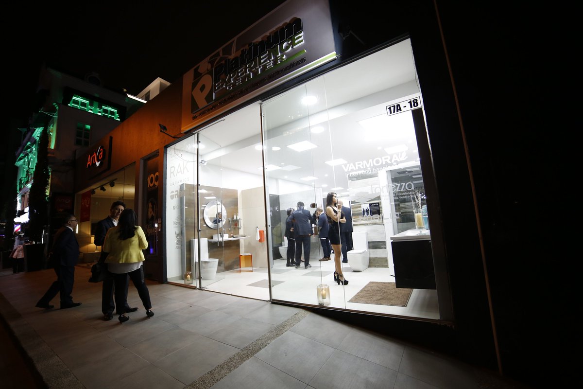 PCSplatinum's tweet photo. #POLCART  >> Muebles y Exhibidores para Tiendas de Cerámicas .-
PlatinumExperienceCenter  >  Bogotá  >  Buenos Aires  --
https://t.co/Rj0RpuZdjE https://t.co/iTfJ9JLQcn