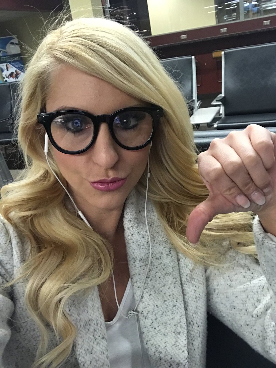 YvonnePilon's tweet image. On @mikelisa800 schedule today! Don’t know how they do it! 

#tooearly #iwantmybed #YQG