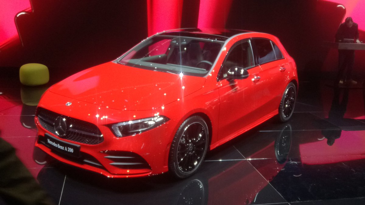 devos_alain's tweet image. #GIMSSwiss2018. Onze #Mercedes mag gerust in het rood. Weten alleen nog niet goed welk model. @Autowereld_be