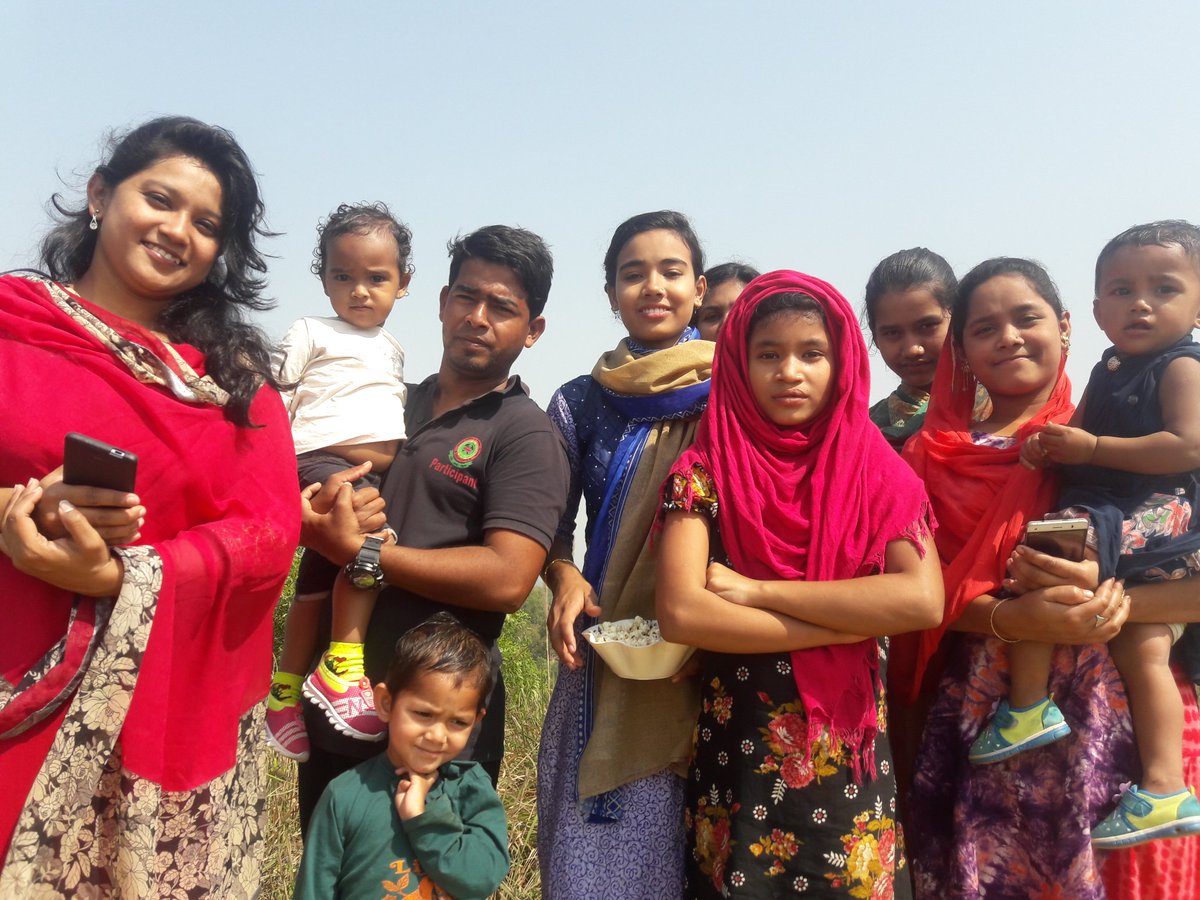 SurfingBD's tweet photo. The #SurFamily #LightHouse #CoxsBazar #Bangladesh #SurferBotto s Family https://t.co/RcHr1Xrolp