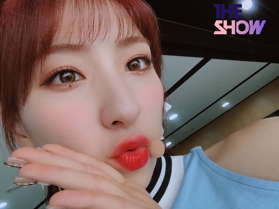 theshow_offcl's tweet image. [★139회 더쇼 초이스 후보③] 예쁘면 언니긔.. 언니라고 부를거긔.. 말리지 말긔... #우소 뽀뽀 받을 #우정 이들 어서 모이긔..!😭 #우주소녀#THESHOW @WJSN_Cosmic