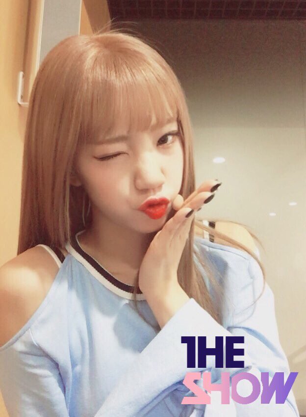 theshow_offcl's tweet image. [★139회 더쇼 초이스 후보③] 예쁘면 언니긔.. 언니라고 부를거긔.. 말리지 말긔... #우소 뽀뽀 받을 #우정 이들 어서 모이긔..!😭 #우주소녀#THESHOW @WJSN_Cosmic