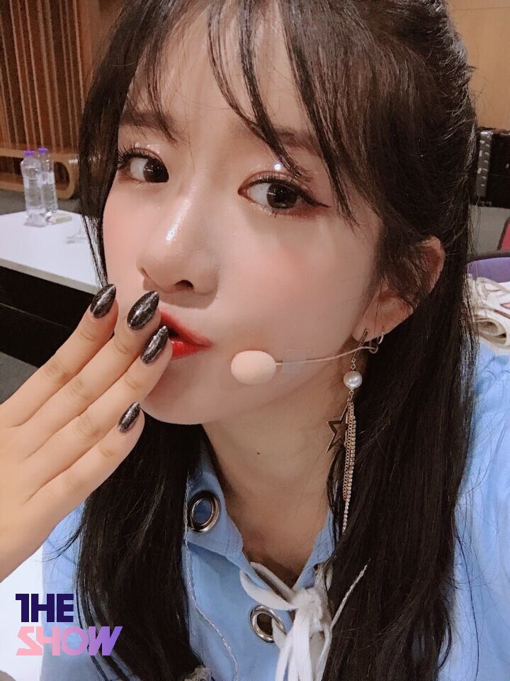 theshow_offcl's tweet image. [★139회 더쇼 초이스 후보③] 예쁘면 언니긔.. 언니라고 부를거긔.. 말리지 말긔... #우소 뽀뽀 받을 #우정 이들 어서 모이긔..!😭 #우주소녀#THESHOW @WJSN_Cosmic