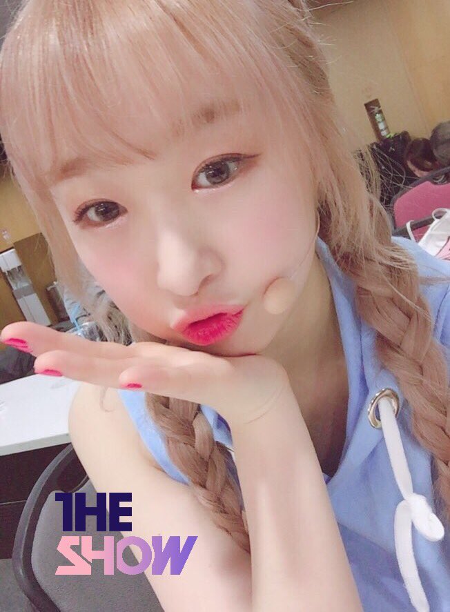 theshow_offcl's tweet image. [★139회 더쇼 초이스 후보③] 예쁘면 언니긔.. 언니라고 부를거긔.. 말리지 말긔... #우소 뽀뽀 받을 #우정 이들 어서 모이긔..!😭😭 #우주소녀#THESHOW @WJSN_Cosmic