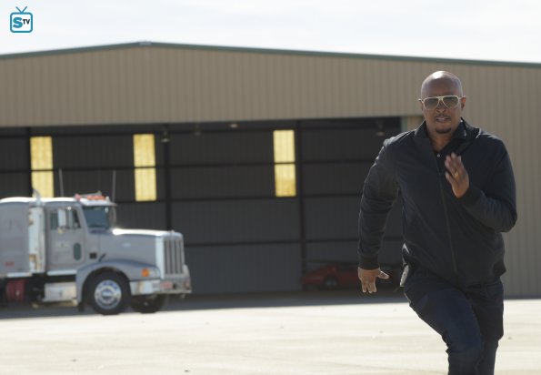fan_lethal's tweet photo. Promotional Photos of Episode 2.17 - The Old Couple 🔥🔥 #LethalWeapon https://t.co/SXhXIbB5hL