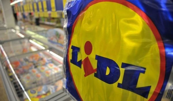 FisascatCisl75's tweet photo. #Lidl Siglato nella notte il nuovo integrativo dei 13mila addetti del gruppo della grande distribuzione. Sì a flessibilità contrattata, potenziamento del welfare e diritti sociali @MircoCeotto Intesa innovativa che risponde alle esigenze dei lavoratori https://t.co/oyxJsUBJtK https://t.co/0IbeKZmGX8