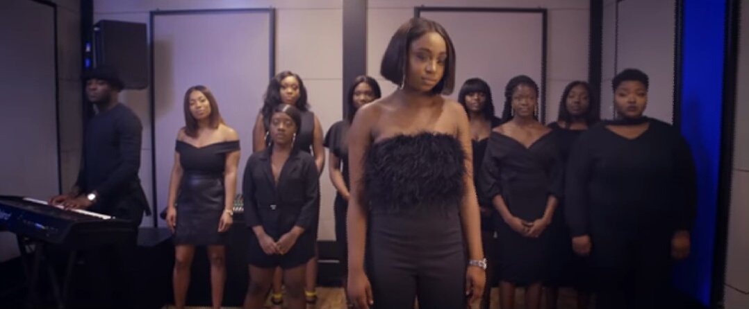 ARBNationTV's tweet photo. BRAND NEW | RENDITION

We admit we're late to the party here, but Sona...why not holla for an #ARBRendition?

Beautiful nonetheless!

#AfroMusic #Singing

Artist: @therealsona ft @VivaChoir
Song: Feeling You
Link: https://t.co/JXf93krWnI

ARB Nation | Cultivating Afro Culture https://t.co/xuTg9rpJUj