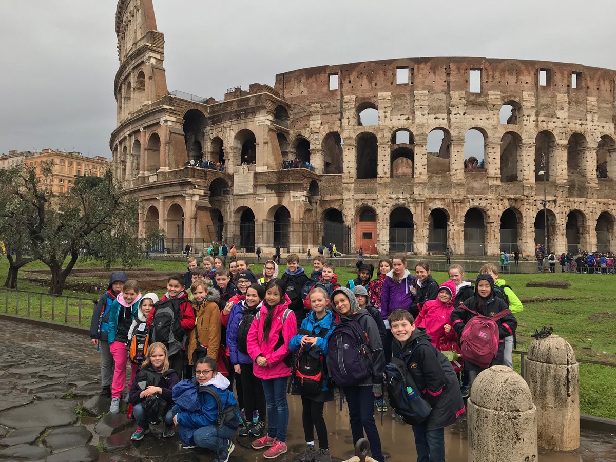 FettesPrepTrips's tweet photo. The up-keep of some of the buildings in Rome leaves a little bit to be desired. #wheredoesthecounciltaxgo #rome#schooltrip https://t.co/m8IZFmcvIC