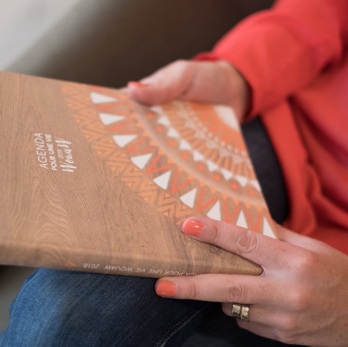 lenvolducolibri's tweet image. ✨Votre agenda pour une vie Wouaw est à € 20 au lieu de 
€ 40...C'est le moment de se l'offrir 💝🎁🎉
👉bit.ly/2FviKEi
#happyflow #agenda #inspiration #lenvolducolibri #fairfashion #sustainablefashion #ecofashion #ethicalfashion #ethical #organic #ethicalbrand