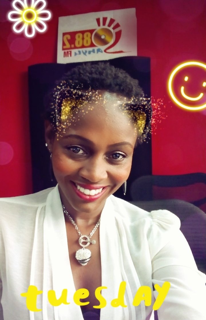 882SanyuFM's tweet photo. Anything goes this #HazyTuesday on request hour with @jokatabs. Make your requests using the #AllRequestLunchHour hashtag! https://t.co/N56scN74Jz