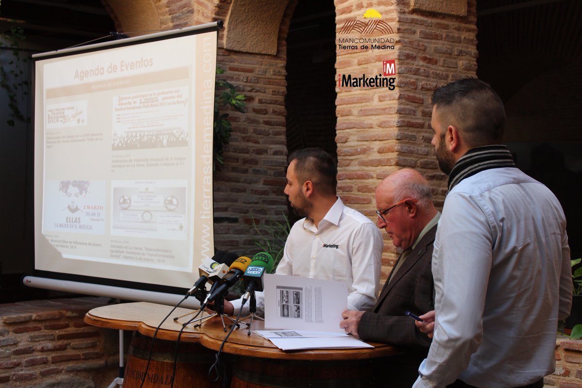 TierrasdeMedina's tweet photo. Acabamos de presentar la nueva página web de la Mancomunidad Tierras de Medina a los medios de comunicación, con @josembarrocal y Álvaro de @IniciaMarketing y Alfonso Hernández Martín, Presidente de la @TierrasdeMedina 

https://t.co/0Z41WiPD0A 

#TierrasdeMedina https://t.co/sjSOgyVuPl
