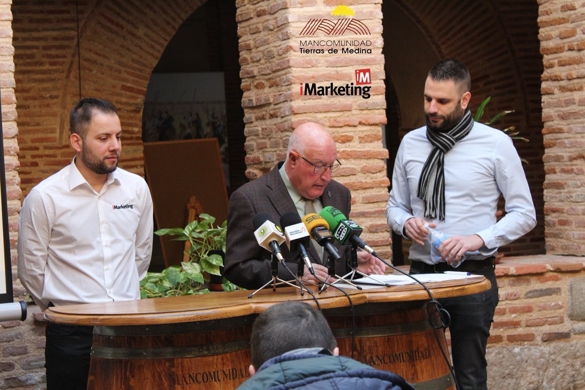 TierrasdeMedina's tweet photo. Acabamos de presentar la nueva página web de la Mancomunidad Tierras de Medina a los medios de comunicación, con @josembarrocal y Álvaro de @IniciaMarketing y Alfonso Hernández Martín, Presidente de la @TierrasdeMedina 

https://t.co/0Z41WiPD0A 

#TierrasdeMedina https://t.co/sjSOgyVuPl