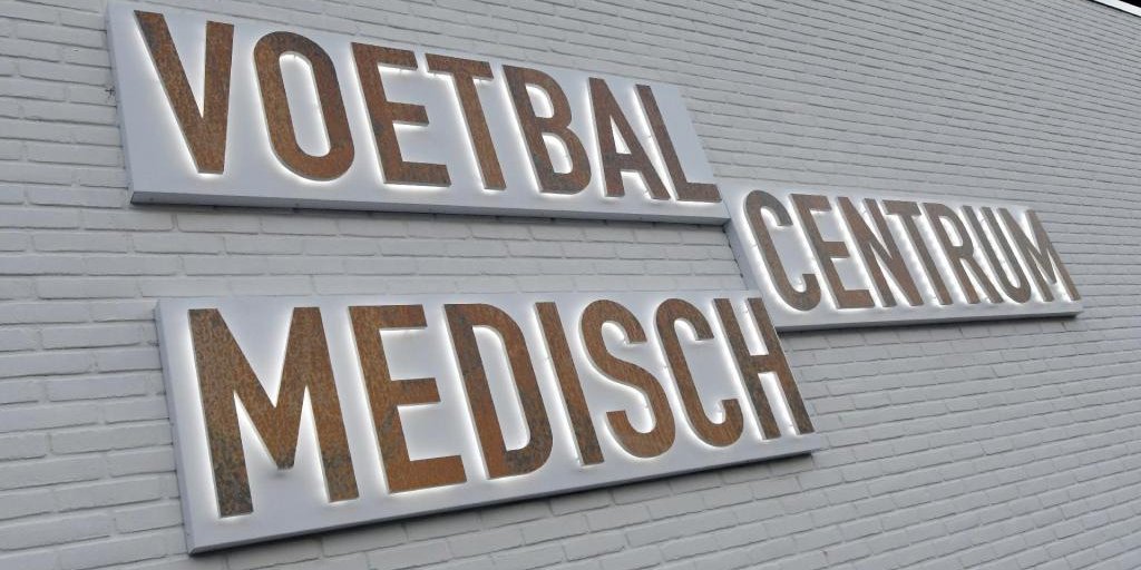 Allesportzaken's tweet photo. Een goede ontwikkeling!
Vanaf vandaag is het VMC in Zeist open voor behandeling van zowel recreatieve als topvoetballers met (vermeend) hersenletsel. De #KNVB werkt daarvoor samen met het #AMC_nl en het #VUmcAmsterdam.
https://t.co/XjNu49VAHI https://t.co/qbw09w4t6u