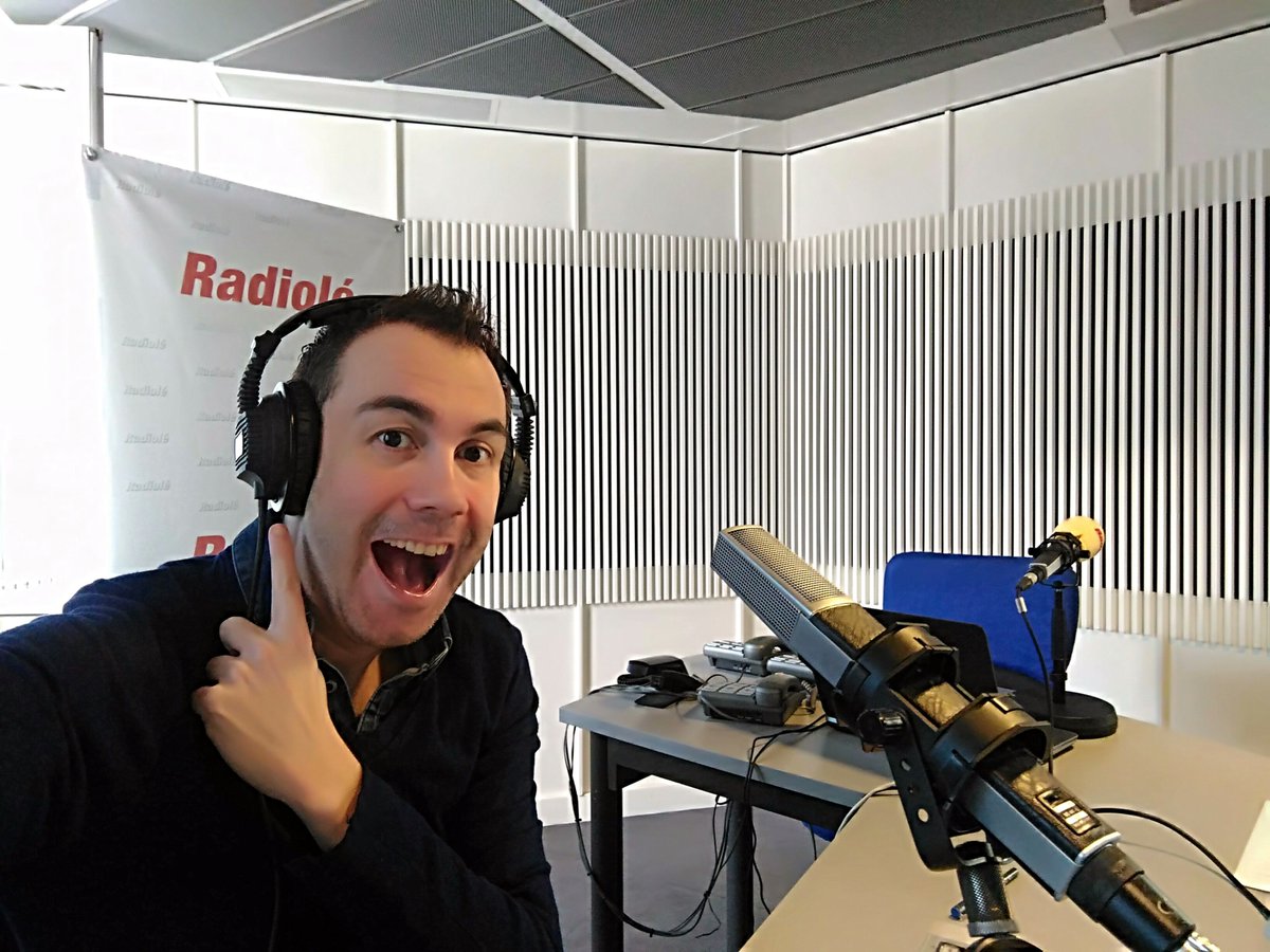 Radiolé (@radiole_oficial) on Twitter photo Mira qué feliz está <a href="/Sergi_Adell/">Sergi Adell</a> con los auriculares nuevos que le ha regalado <a href="/joaquin1hurtado/">Joaquín Hurtado</a> !!! Suenan de lujo!!! Esta mañana en play.radiole.com : <a href="/PastoraSoler/">Pastora Soler</a> <a href="/lahungarasonia/">Sonia Priego</a> <a href="/elbarrioficial/">El Barrio Oficial</a> @Maitavendek <a href="/MelendiOficial/">Melendi Oficial</a> <a href="/calaitos2017/">calaitos</a> <a href="/AlexOrtizOfic/">Alex Ortiz</a> y muchos más!!! Mira qué feliz está <a href="/Sergi_Adell/">Sergi Adell</a> con los auriculares nuevos que le ha regalado <a href="/joaquin1hurtado/">Joaquín Hurtado</a> !!! Suenan de lujo!!! Esta mañana en play.radiole.com : <a href="/PastoraSoler/">Pastora Soler</a> <a href="/lahungarasonia/">Sonia Priego</a> <a href="/elbarrioficial/">El Barrio Oficial</a> @Maitavendek <a href="/MelendiOficial/">Melendi Oficial</a> <a href="/calaitos2017/">calaitos</a> <a href="/AlexOrtizOfic/">Alex Ortiz</a> y muchos más!!!