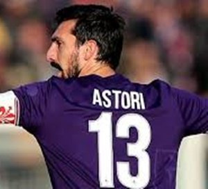 waatpies's tweet image. Nice Touch: Fiorentina And Cagliari Jointly Retire Davide Astori&apos;s #13 Shirt Number In Tribute To Late Defender  whoateallthepies.tv/serie_a/269490… via @waatpies