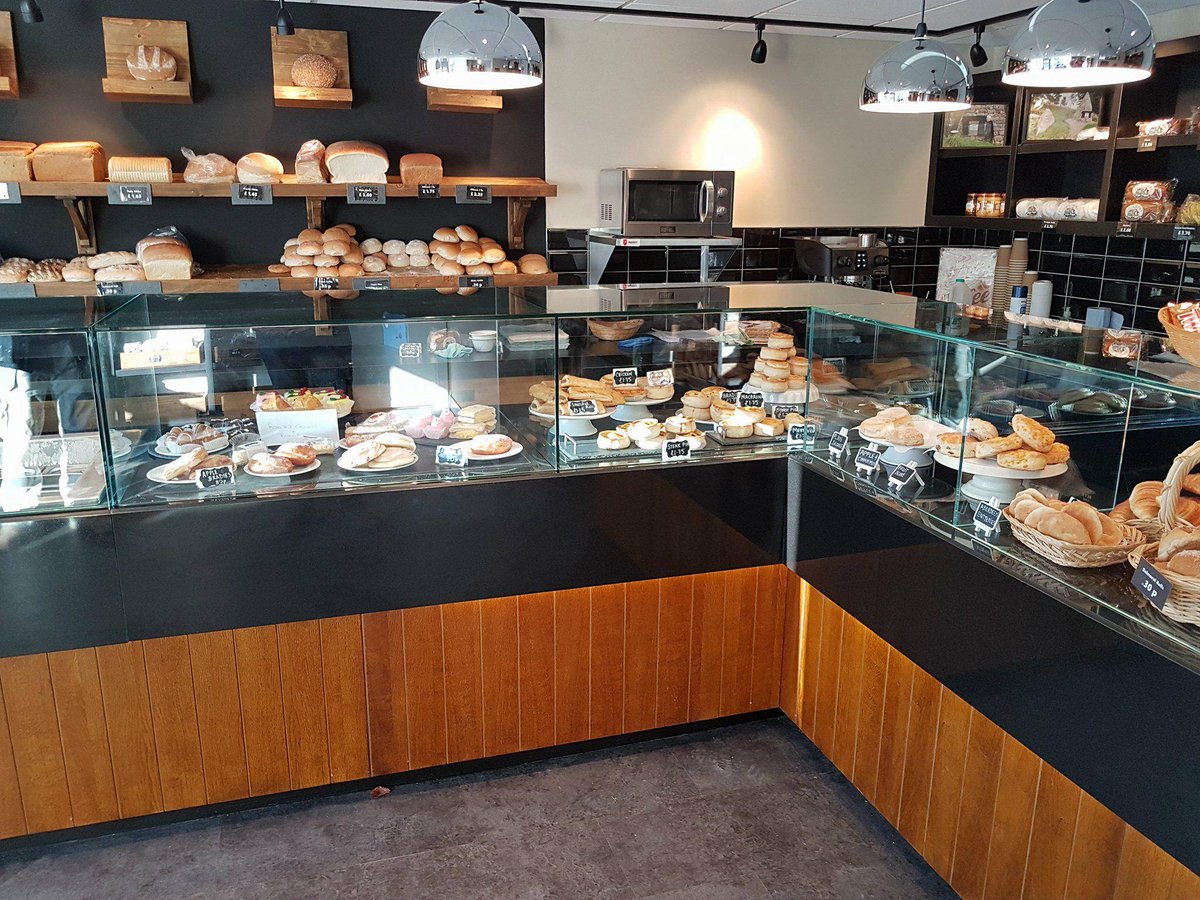 SpectraglassLtd's tweet photo. Nice serving counter at Chalmers Bakery Ballater. UV bonded 12mm toughened glass. @ChalmersBakery https://t.co/FpAVZCQcXC