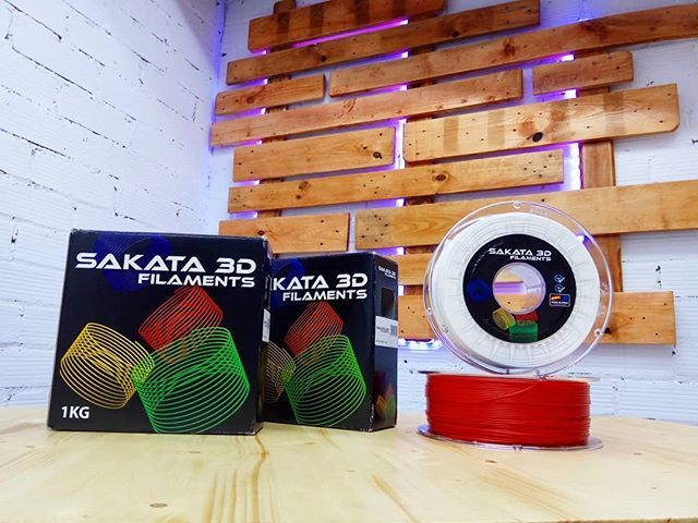 DePrinters's tweet photo. Ya estamos ultimando los detalles de nuestro espacio de filmación para los capítulos de Youtube de dePrinters. 
Y ya estamos empezando a fundir PLA de Sakata. Chicos, la espera está valiendo la pena. ¡Muy pronto empieza dePrinters! ¡Estad atentos! 
#dePr… https://t.co/9DGirM6QWn https://t.co/JlvIxQNlqf
