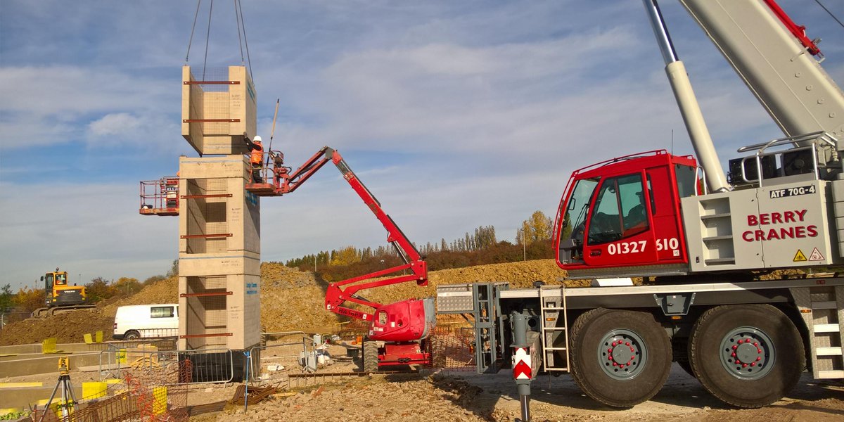 LongleyConcrete's tweet image. Find out more about the benefits of our #precastconcrete lift shafts ow.ly/AF2K30iMkml. All made to order, quick to install and delivered direct to site. Contact us for more details ow.ly/1uGw30iMkCf