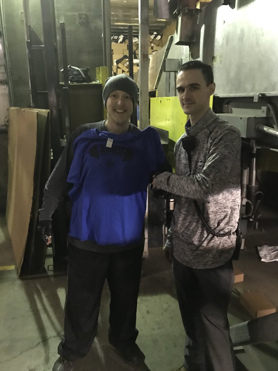 RobbyK77's tweet photo. Just wanted to say thanks to Zach Carver. The first one as part of the 1500 PPH Club. He’s always on time and doing the job right. Unload stand, bending at knees or team lifting. #CaughtSafely  #thankszach @ChadMeier3  @UTHub_BrianW   @kennethcherry26 @DesertMTUPSers https://t.co/CkVHgzVTB4