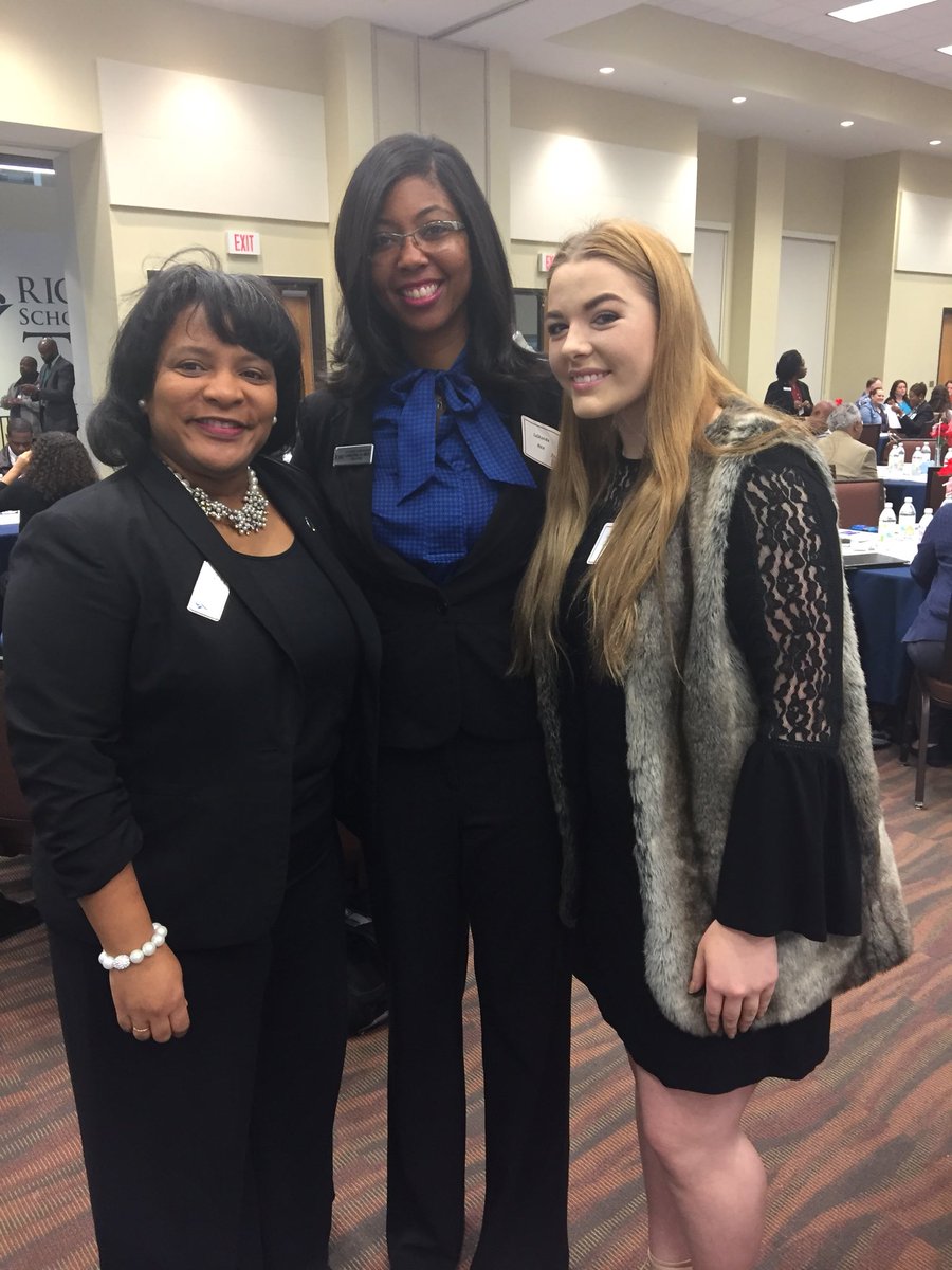 DrBrendaMack's tweet photo. We ran into one of @rvhs favorite realtor @RichlandTwo Realtor’s Breakfast. @LRHRice https://t.co/S8dpjyblF2