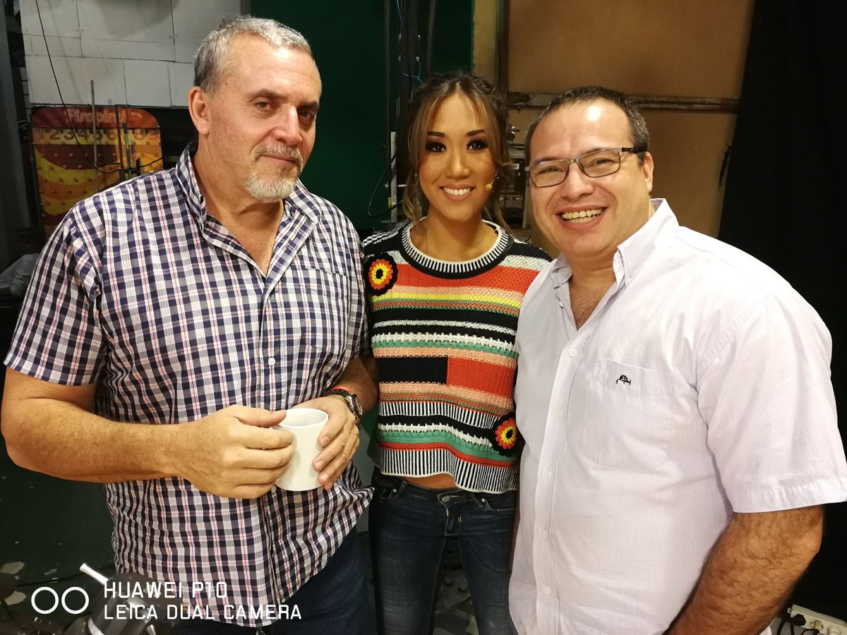 yolandapark1's tweet photo. Son mis jefes pero más que nada grandes compañeros! 💪 @ClaudioFrancois y @granadacarlos https://t.co/VI4UIgJJN9