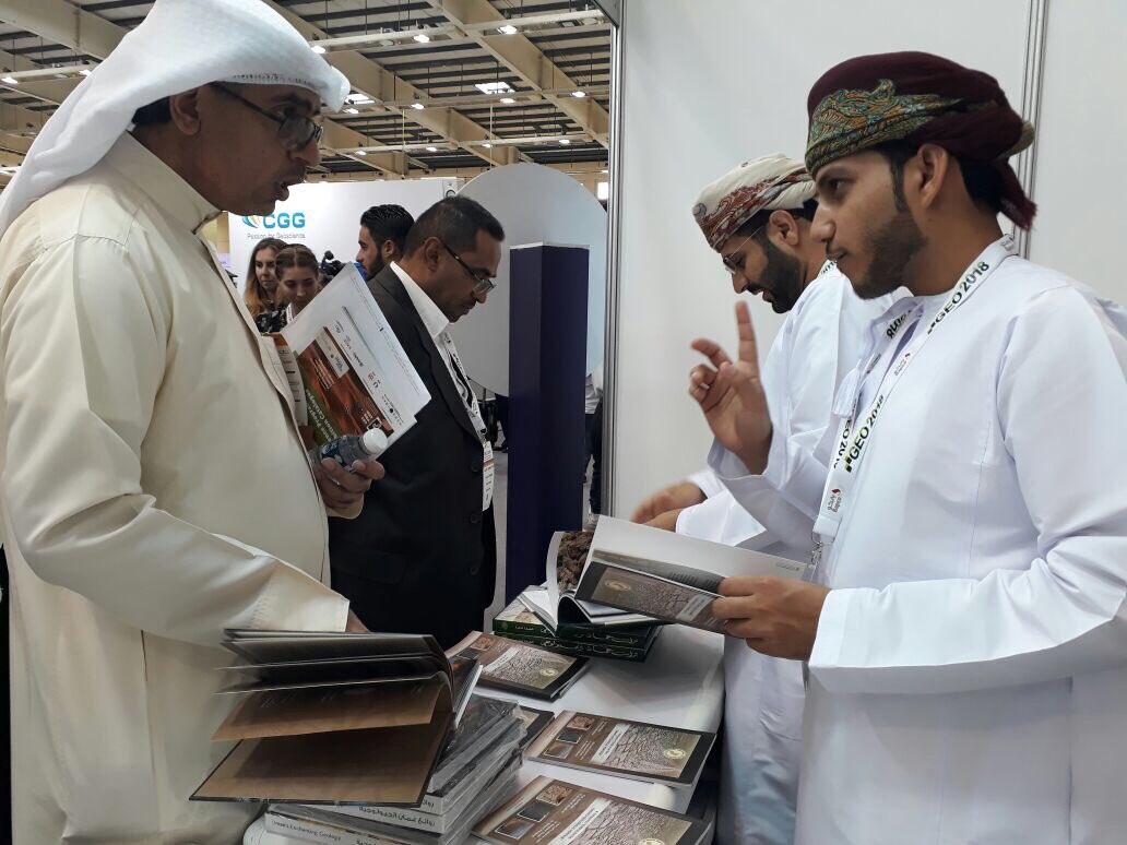 GsoOman's tweet image. إقبال على ركن الجمعية من قبل الحضور في المعرض المصاحب لمؤتمر البحرين الدولي الجيولوجي 2018
#فعاليات_GSO
#GEO18
#Bahrain