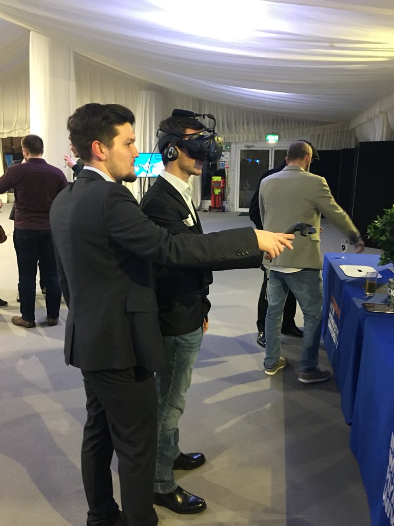 EnactusPlymouth's tweet photo. Some of our committee members had a fantastic evening celebrating 10 years of @formationzone who have been supporting Enactus Plymouth, it was great to also meet other start-ups and try out their gadgets! #enactusplymouth #formationzone #plymuni https://t.co/E6TpHq5UoT