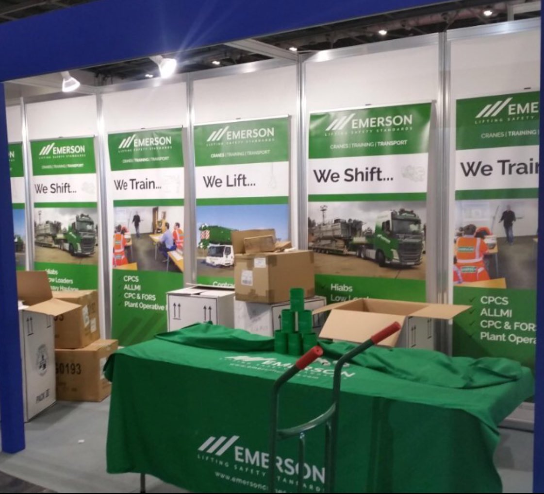 MrEssexBanners's tweet photo. These 6 x 850mm banner stands we done for @EmersonHire look great at the #ecobuild #excel
.
#london #excel #exhibition #exhibitionstand #stands #bannerstands #rollerbanners #rollerstands #popupbanners #popupstands https://t.co/8dshqll6LF