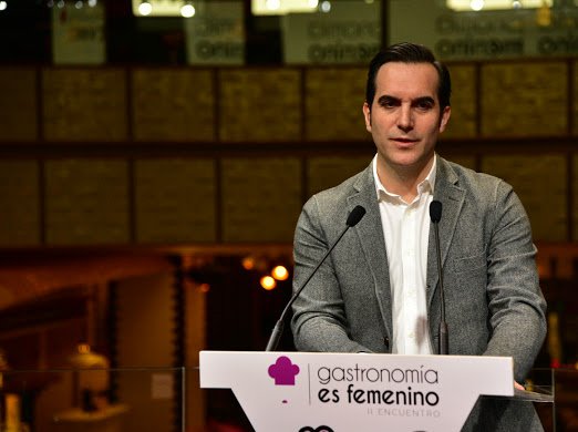 MSandovalCOQUE's tweet photo. Vamos a seguir trabajando juntos, hombres y mujeres, para seguir poniendo en valor la alta gastronomía española. Ha sido un placer participar en el "II Encuentro Gastronomía en Femenino". 👏👏

#Gastroesfemenino @FACYRE https://t.co/B3WK72mnEA