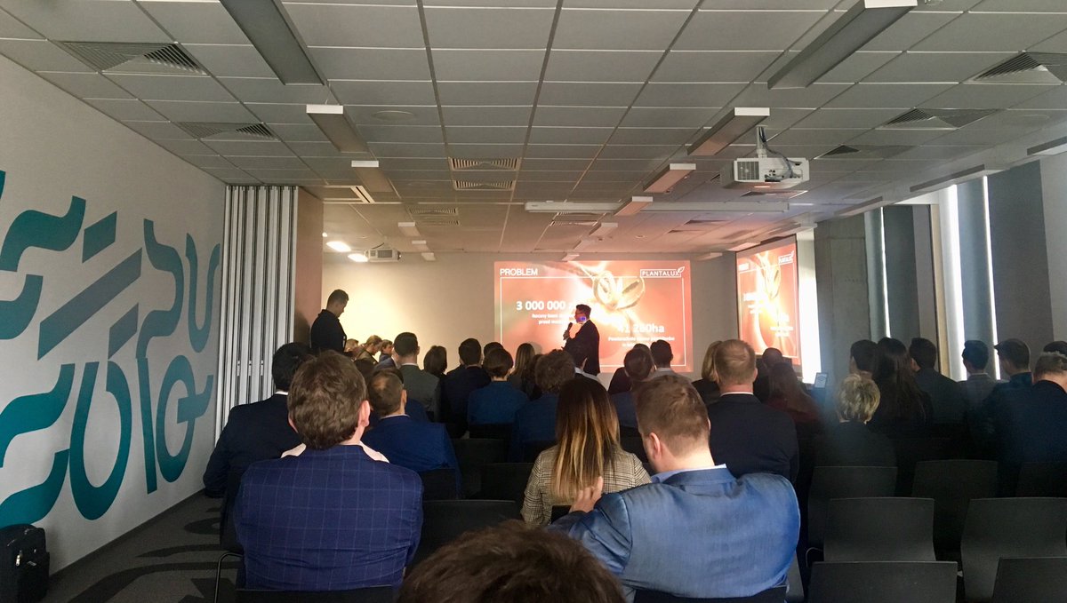 wszolakatarzyna's tweet photo. @Plantalux na @techBrainers #PilotMaker #DemoDay wspolpraca z @Amplus #Startups and #corporations cooperation @techBrainers @TauronPE @Amplus @CarrefourGroup @asseco_pl @Kross w @hubhubcowork https://t.co/tUcgbA8nGK