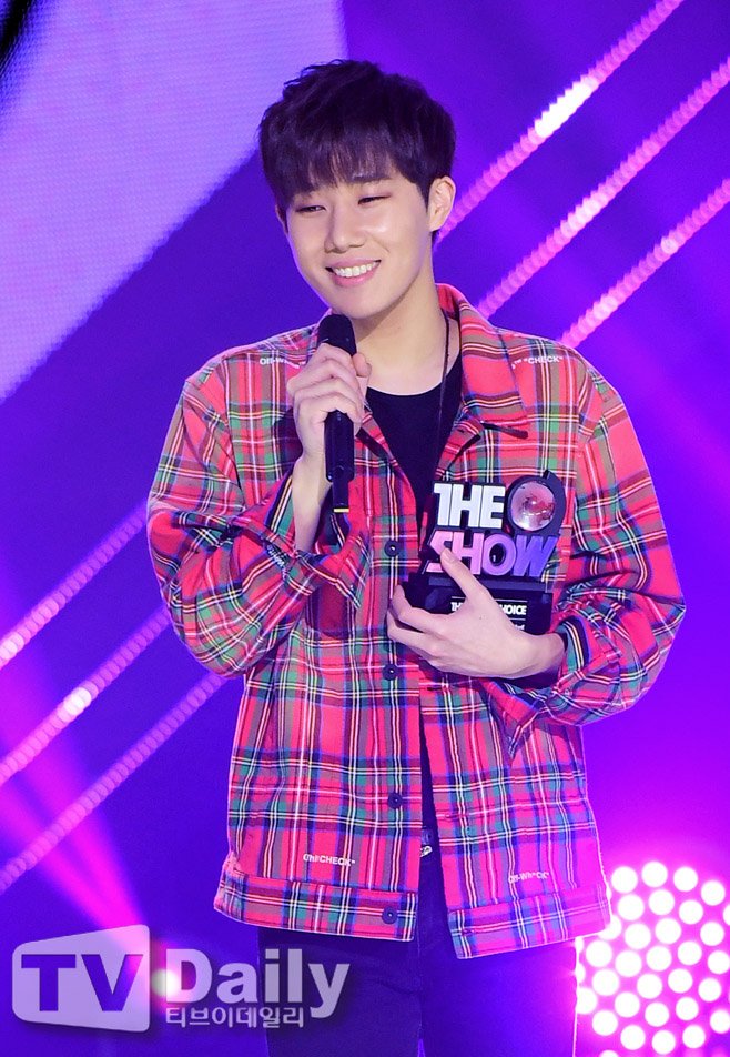 ifntinfo's tweet photo. [PIC] 180306 INFINITE Sunggyu "The Show" - #TrueLove1stWin #2

#인피니트 #성규 #김성규 (cr. logo) https://t.co/9XTXDEziNE