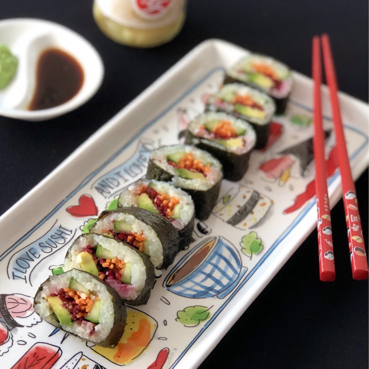 TapasMargarita's tweet photo. Bloemkool als alternatief voor rijst...bloemkoolsushi!
#sushi #bloemkool #bloemkoolrijst #weekzondervlees #vegetarisch https://t.co/AatXx2xfz8