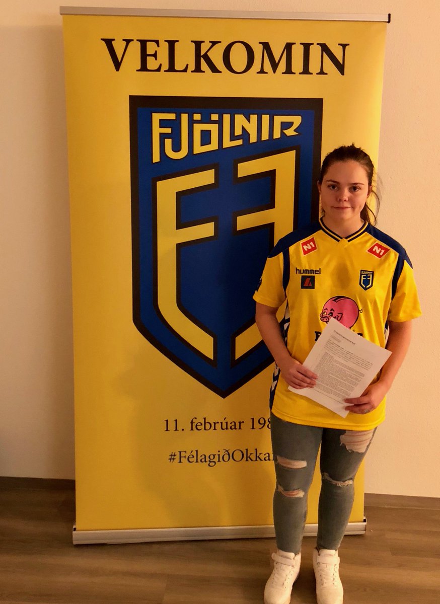 Fjolnir_FC's tweet photo. Þær Stella Þóra Jóhannesdóttir, Guðrún Elísabet Björgvinsdóttir og Margrét Ingþórsdóttir hafa allar samið við Fjölni út tímabilið 2019 ⚽️ #FélagiðOkkar https://t.co/Q3uMnHOQ7t