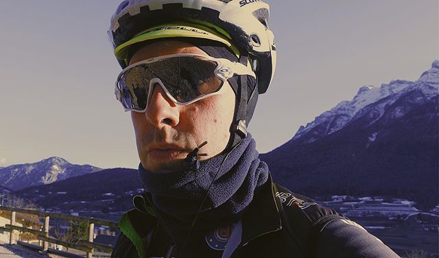martinelli84's tweet photo. ❄️ will this winter come to an end?
••••••••••••••••••••••••••••
#igerscycling #whenindoubtpedalitout #instabicycle_feature #cyclingphotooftheday #lovesroadbikes #bikingrepost #sunset #outsideisfree #fromwhereiride https://t.co/ntI95C3Yws